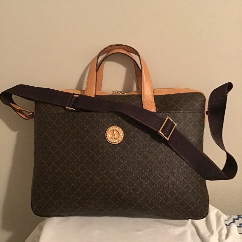 🔥LA TOUR  EIFFEL PARIS, vintage, has wear on leather see pics, gorgeous bag